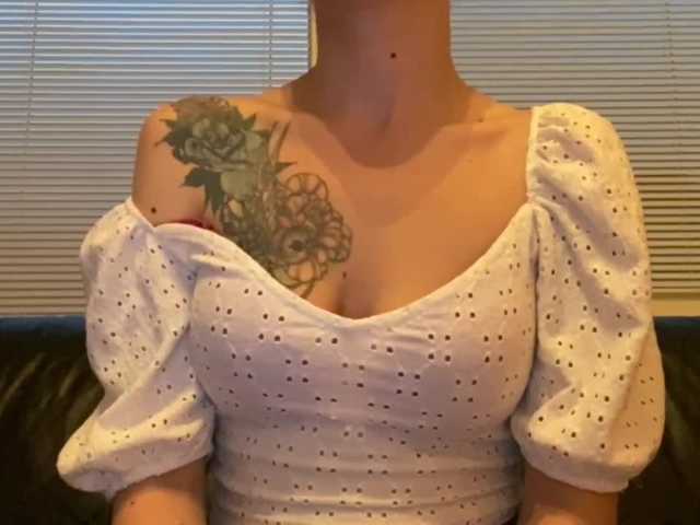 Емитувани слики од екранот Olivia19Noah