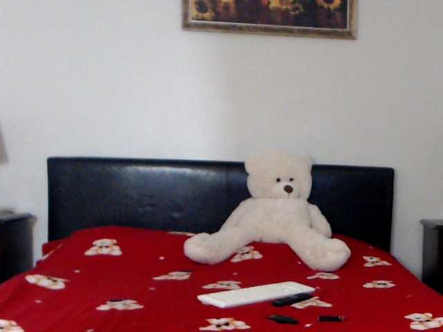 Емитувани слики од екранот Oliviareyd