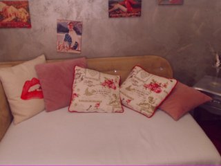 Емитувани слики од екранот OliviaVera