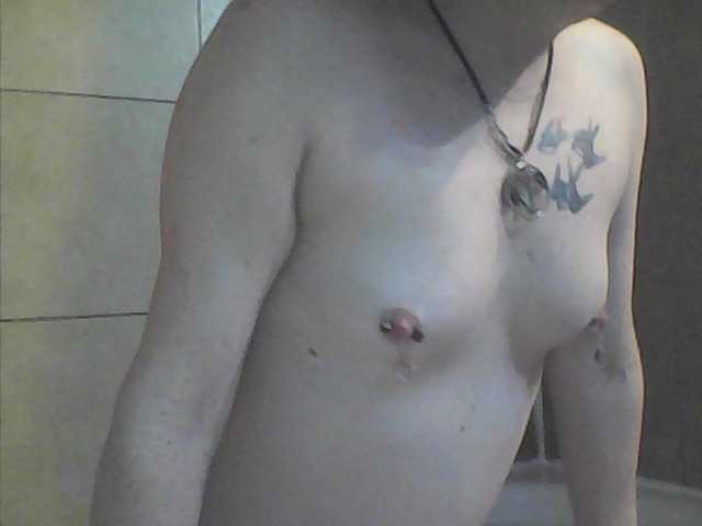 Емитувани слики од екранот OpalMilf