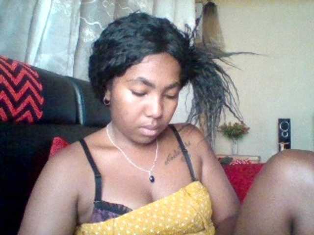 Емитувани слики од екранот Ornellah