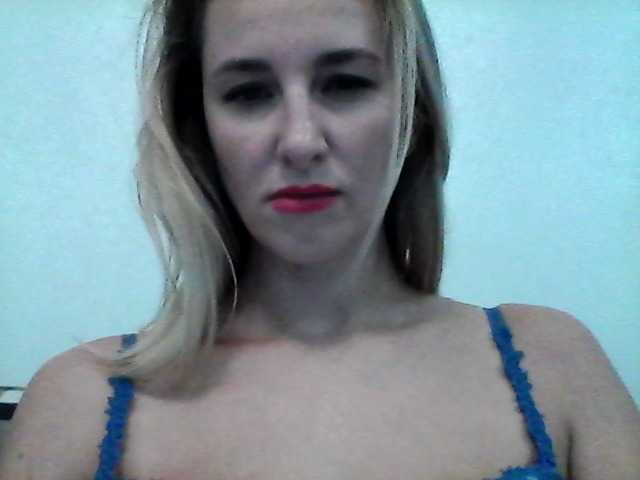 Емитувани слики од екранот Owenmebb