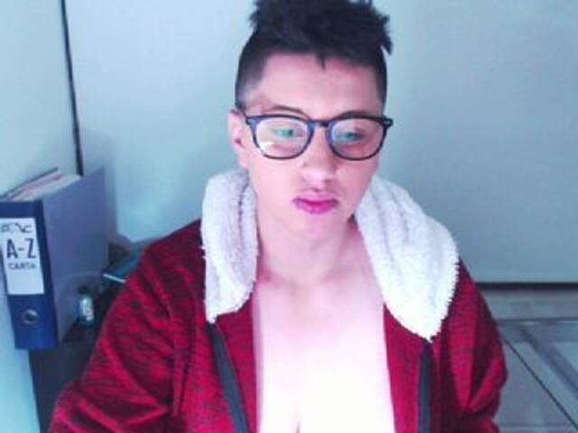 Емитувани слики од екранот pamelasmith