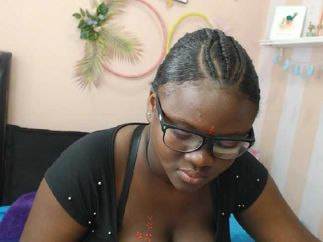 Емитувани слики од екранот pamelasolis