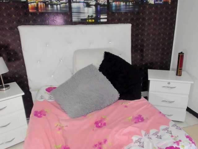 Емитувани слики од екранот ParisRouse