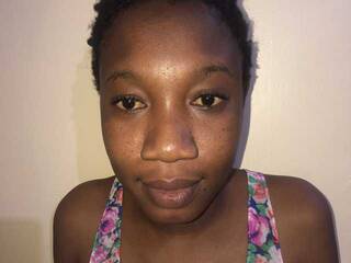 Еротски видео разговор Petite-sally