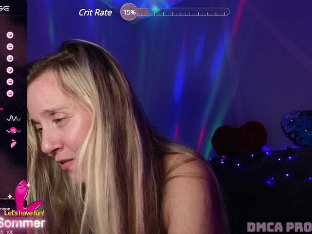 Емитувани слики од екранот Pinklipsskye69