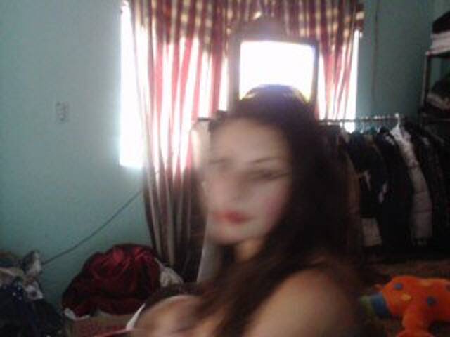 Емитувани слики од екранот playfullsexxx