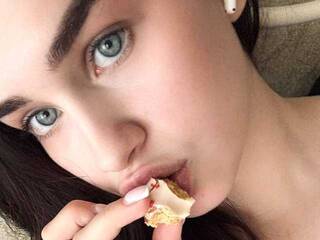 Еротски видео разговор plushflametwinklemeow