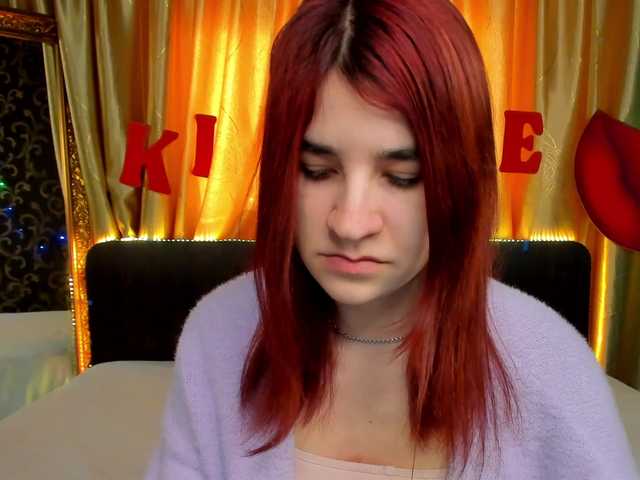 Емитувани слики од екранот Polly-Love