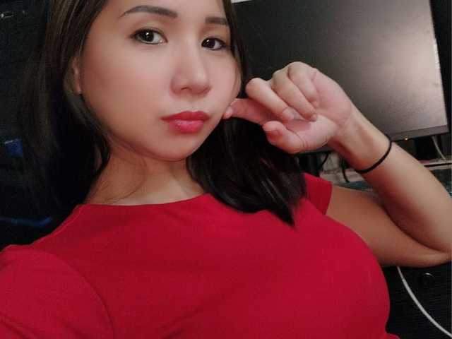 Фотографија на профилот LivesAdrianne