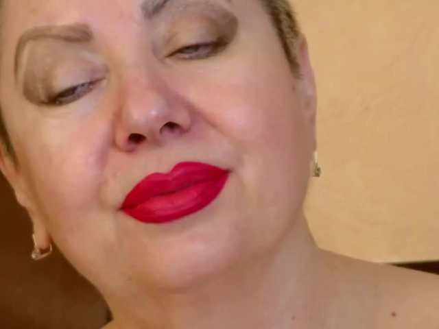 Емитувани слики од екранот PoshLadyx