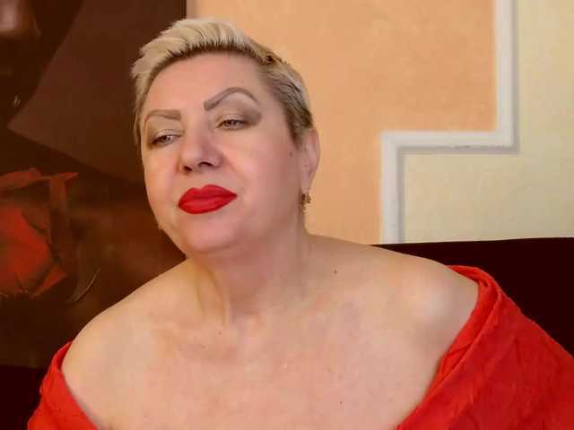 Емитувани слики од екранот PoshLadyx