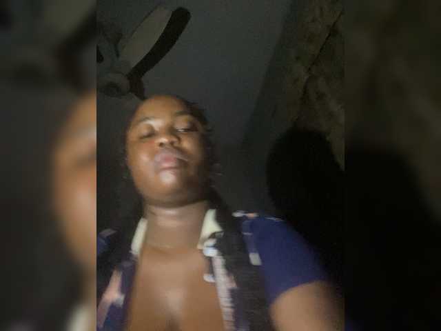 Емитувани слики од екранот PrettyJade