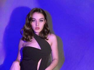 Еротски видео разговор PrettyJuna