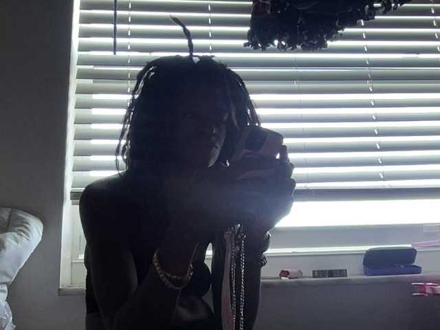 Емитувани слики од екранот pretyprissy