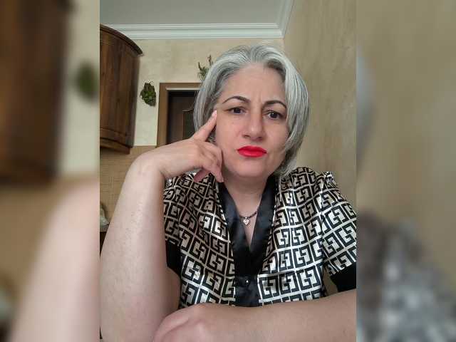 Емитувани слики од екранот QueenSusana