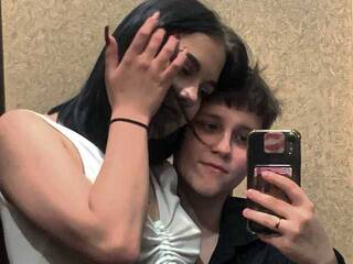 Еротски видео разговор Raven-Radiant