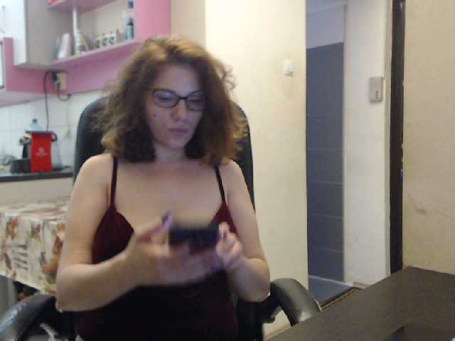 Емитувани слики од екранот Red_rose693
