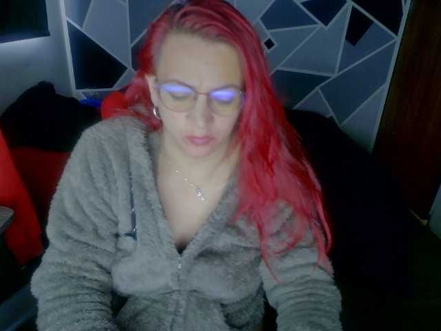 Фотографии redhair805 Welcome guys... my sexuality accompanied by your vibrations make me very horny