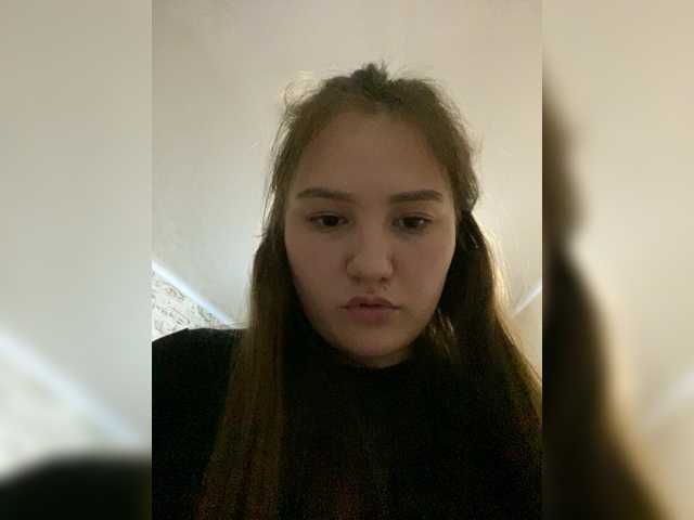 Емитувани слики од екранот Regina-Lynne