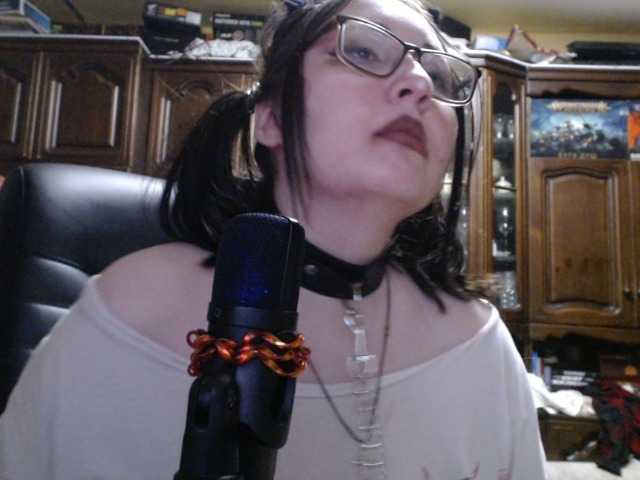 Емитувани слики од екранот RinaNEUCH777