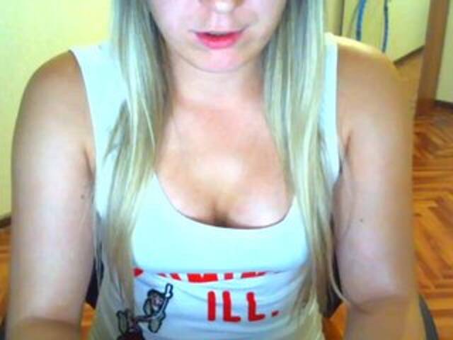 Емитувани слики од екранот Your_Girl23