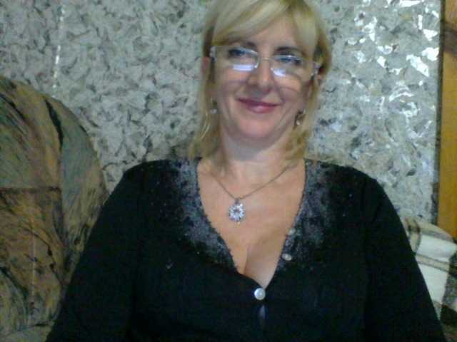 Емитувани слики од екранот RoseQMagic