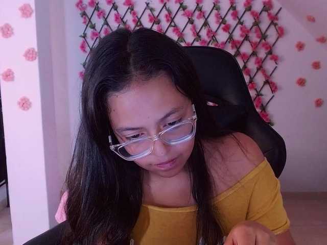 Емитувани слики од екранот Roseviolet