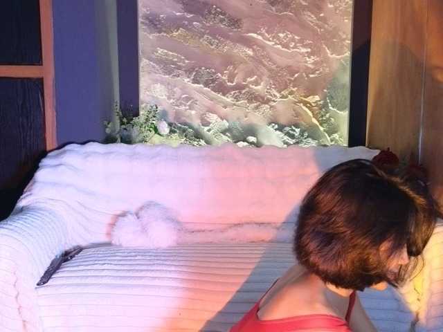 Емитувани слики од екранот Rosseya