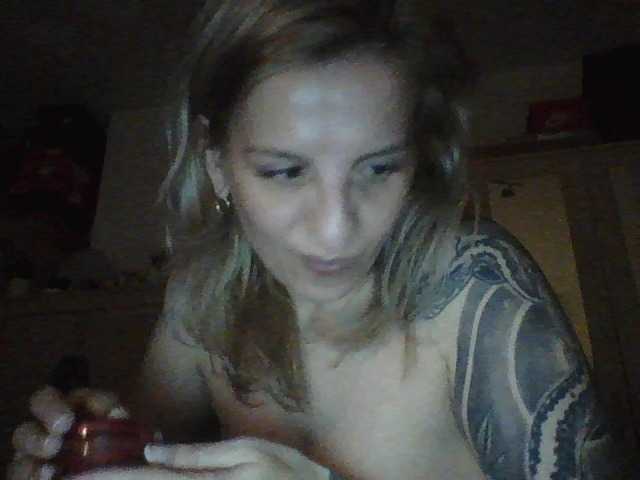 Емитувани слики од екранот Rosymara