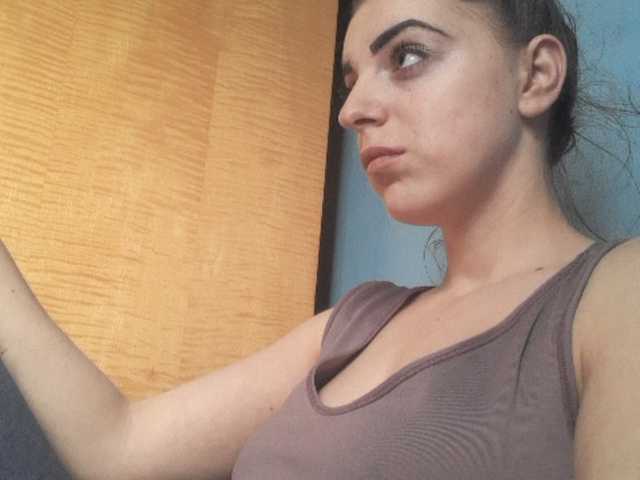 Емитувани слики од екранот Roxettez