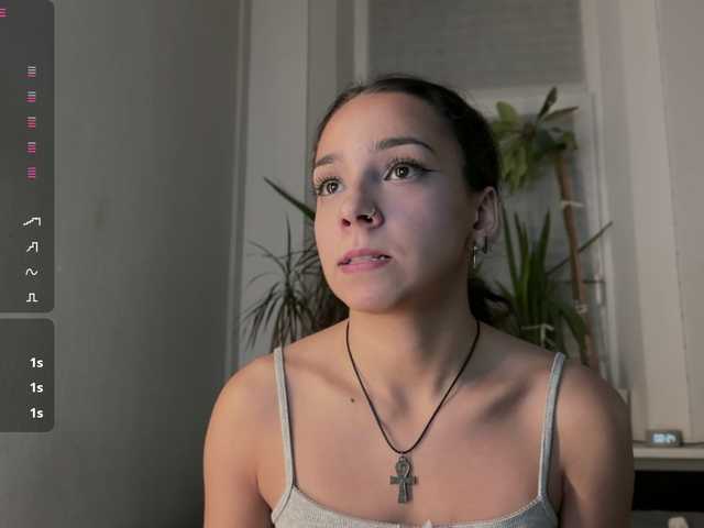 Емитувани слики од екранот roxieflexie