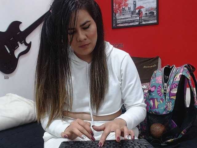 Емитувани слики од екранот Roxy-Spencer