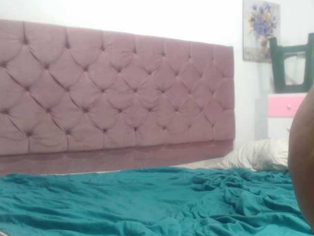 Емитувани слики од екранот roxyhot1