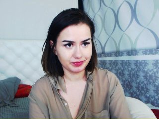 Емитувани слики од екранот RoxyStarS