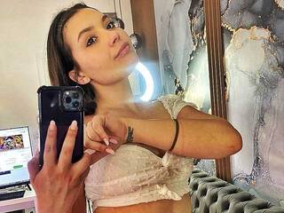 Еротски видео разговор RubyxBanks