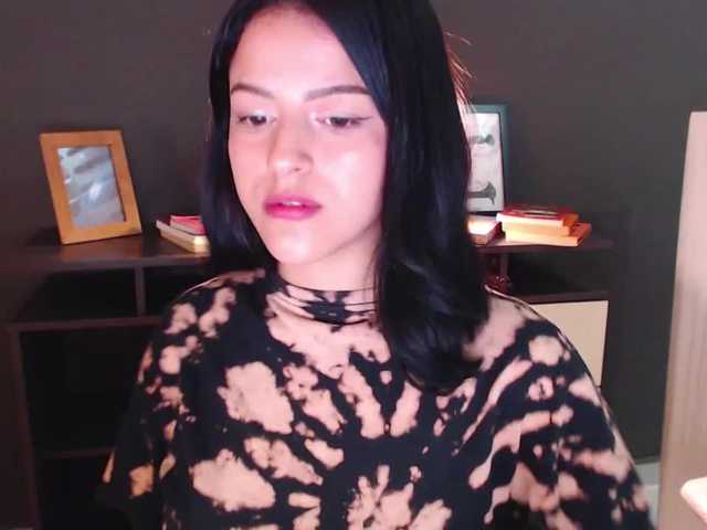 Емитувани слики од екранот SabrinaBennet