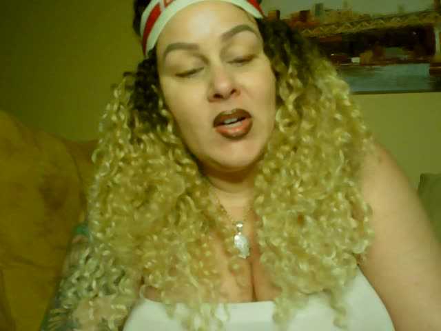 Емитувани слики од екранот sabrinastits