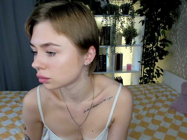 Емитувани слики од екранот SallyHicks