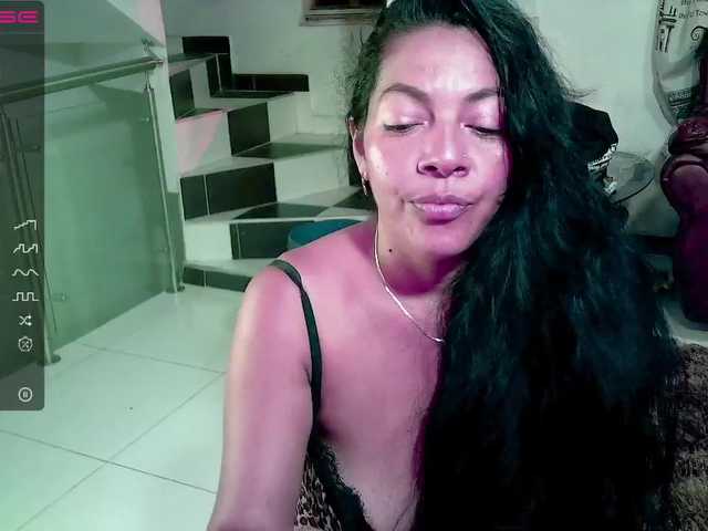 Емитувани слики од екранот Salome-honey9