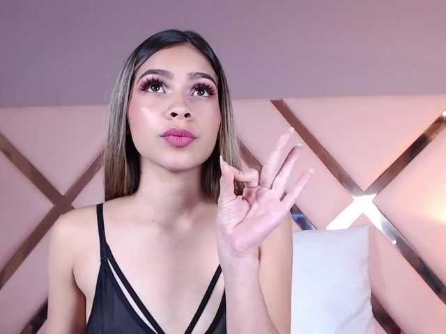 Емитувани слики од екранот SamantaParker