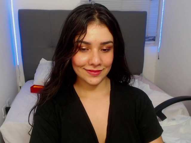 Емитувани слики од екранот samantasmit