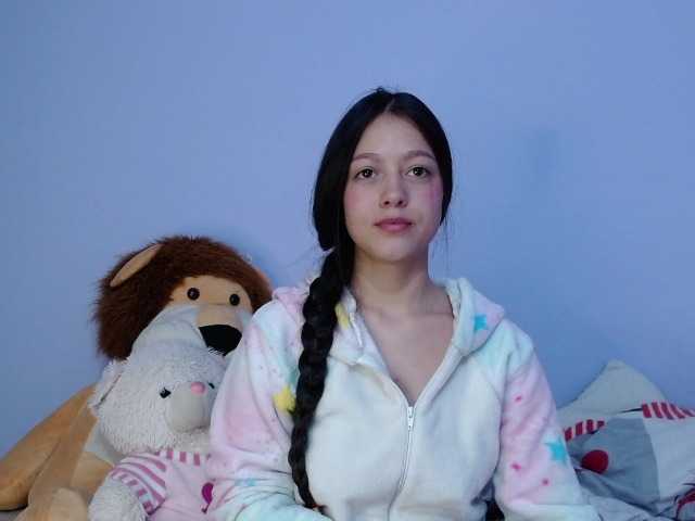 Емитувани слики од екранот Samanthae