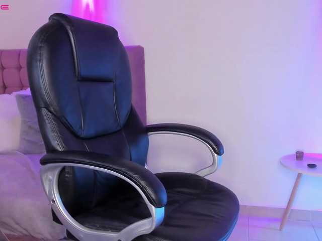 Емитувани слики од екранот sammy-hot