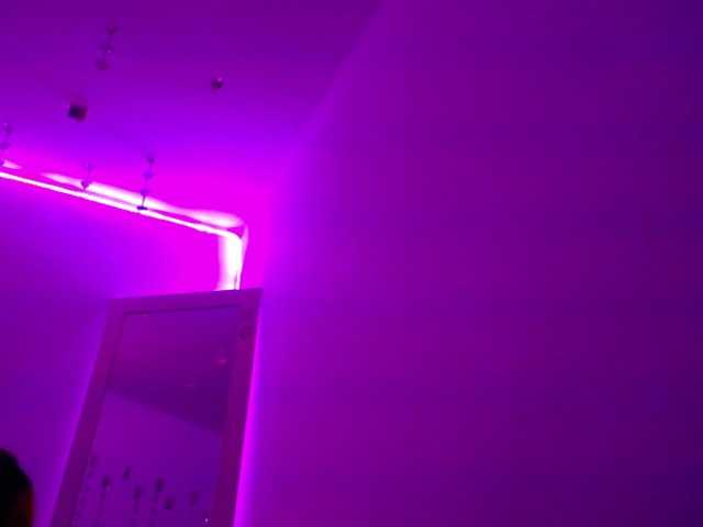 Емитувани слики од екранот Sammyviolet