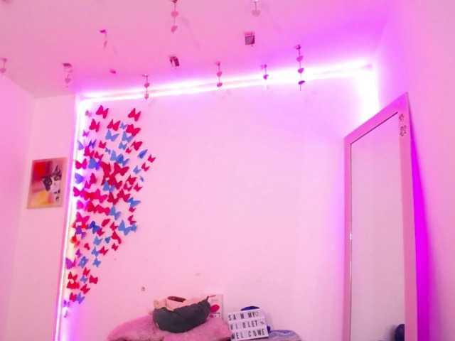 Емитувани слики од екранот Sammyviolet