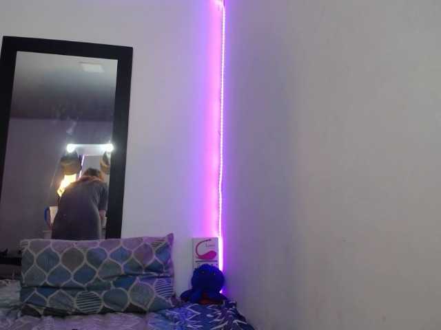 Емитувани слики од екранот Sammyviolet