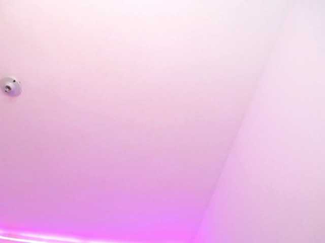 Емитувани слики од екранот Sammyviolet