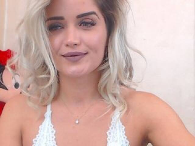 Емитувани слики од екранот Sandy-Bella